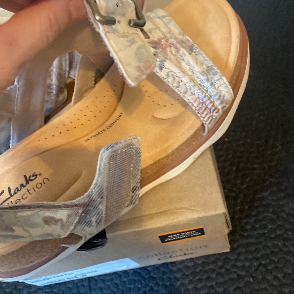 Clarks Brynn step sand floral adjustable sandal size 7 - Picture 5 of 5